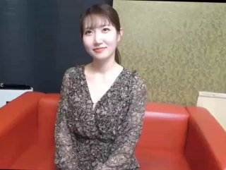 极品留学生吴丽娜和同居洋男友啪啪自拍，被射了满嘴豆浆～
